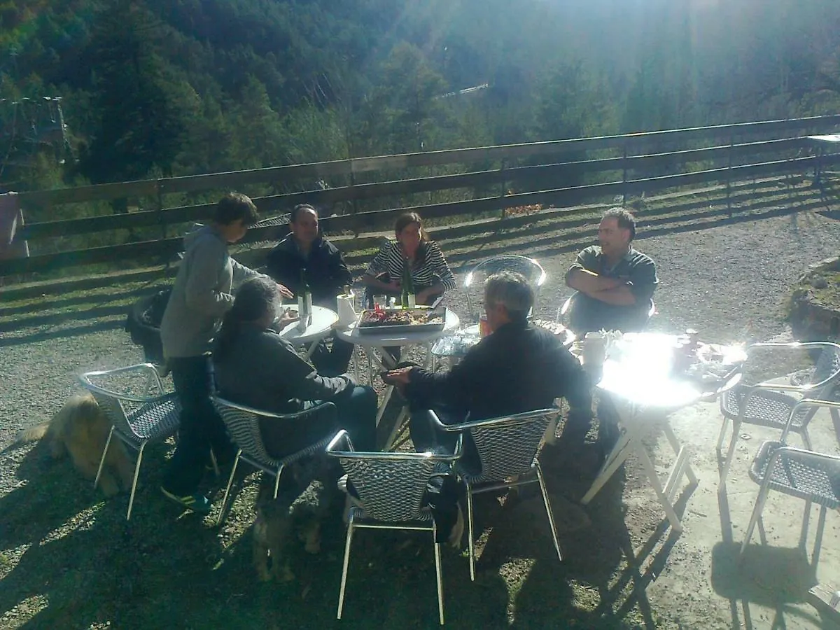 Refugi Quatre Cases Clot del Moro Guest house